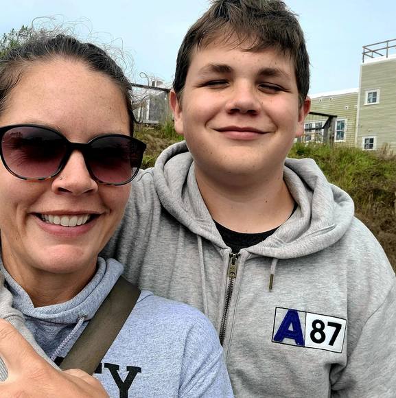 Meet your Posher, Jessica - Picture 1 of 1